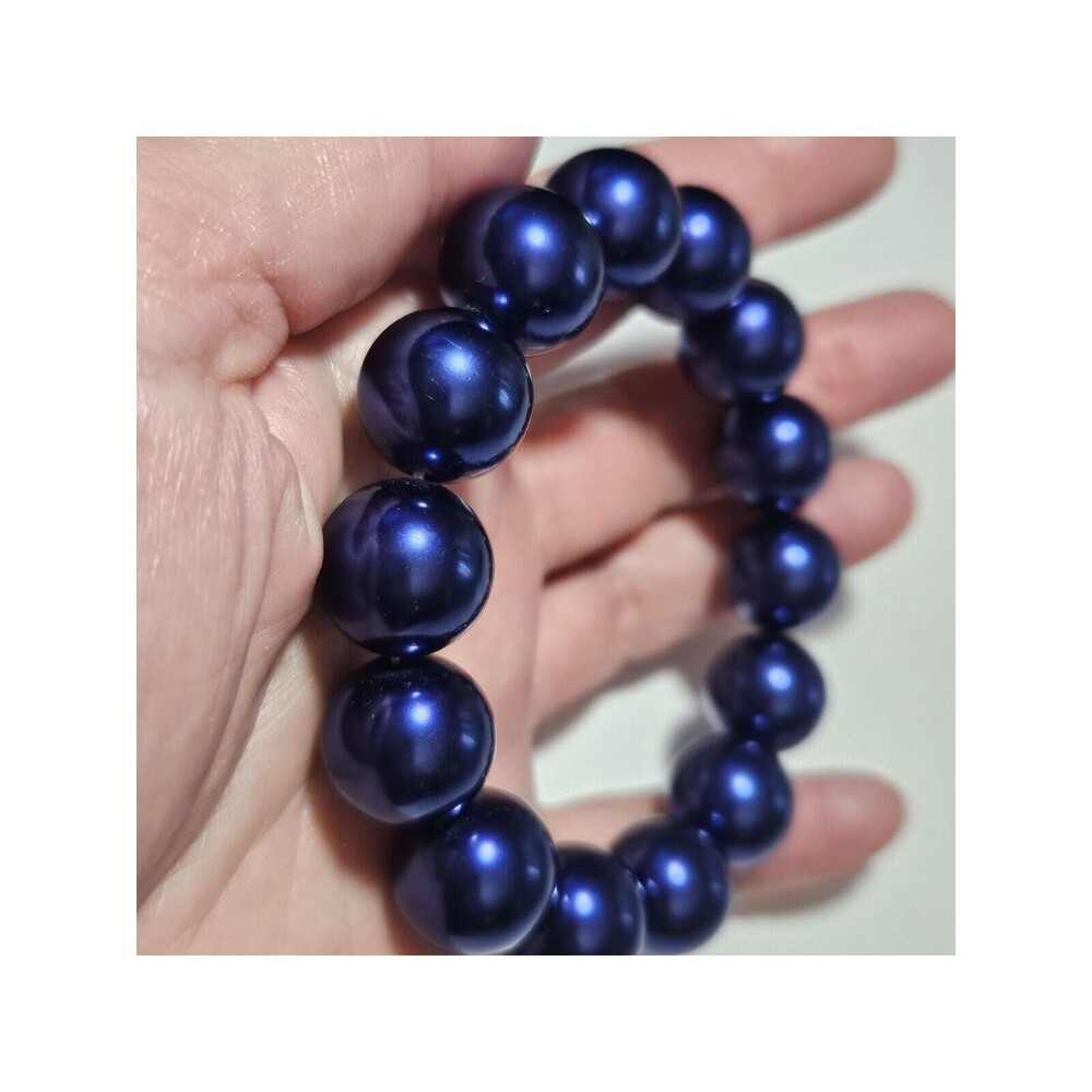 Blue beaded stretch bracelet 6.75"